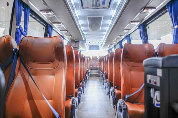 年會、活動、團建租大巴車?商務用車服務怎么選?