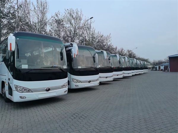 怎么上下班最省心？公司班車你得知（深圳上下班通勤車）